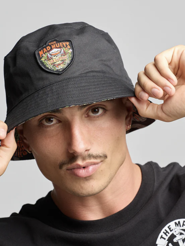 Mad Hueys the Island Captain Rev Ht