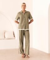White Closet Ric Rac Ss Top