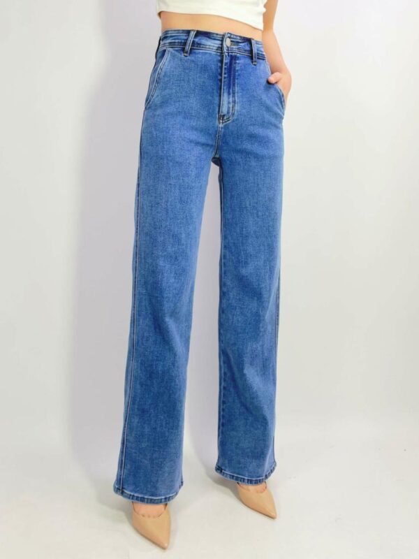 Country Denim Vida Straight Leg Jean